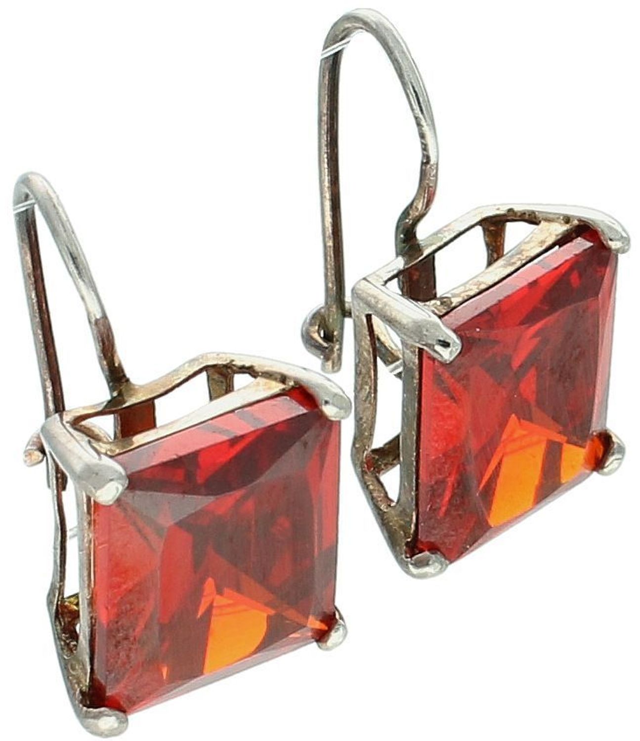 Eleganckie srebrne kolczyki 925 z dużą prostokątną cyrkonią. Długość 1,7 cm, waga 5,45 g, zapięcie na bigiel. Styl glamour na każdą okazję.1.jpg